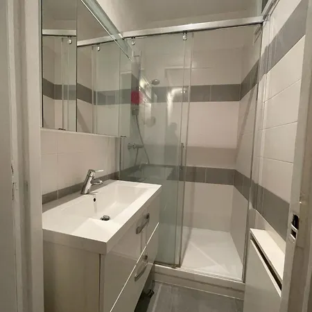Apartment Grand A 2 Pas Des Champs Elysees Paris